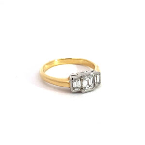 Preloved 18ct Yellow Gold Emerald Diamond 3 Stone Ring